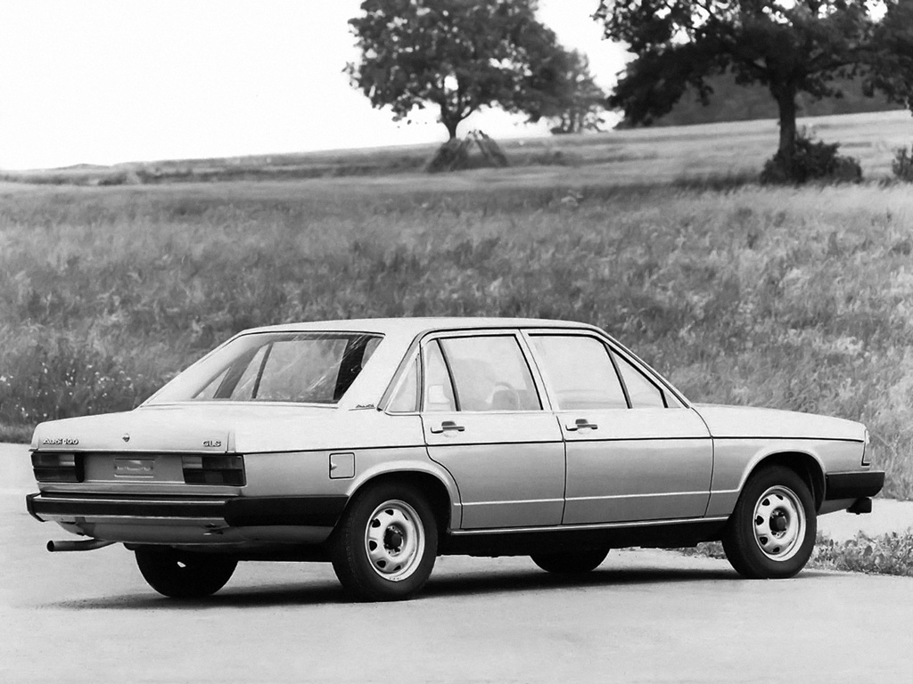 Audi 100 4-door Sedan 100 GL 5S, 115hp (Manual)